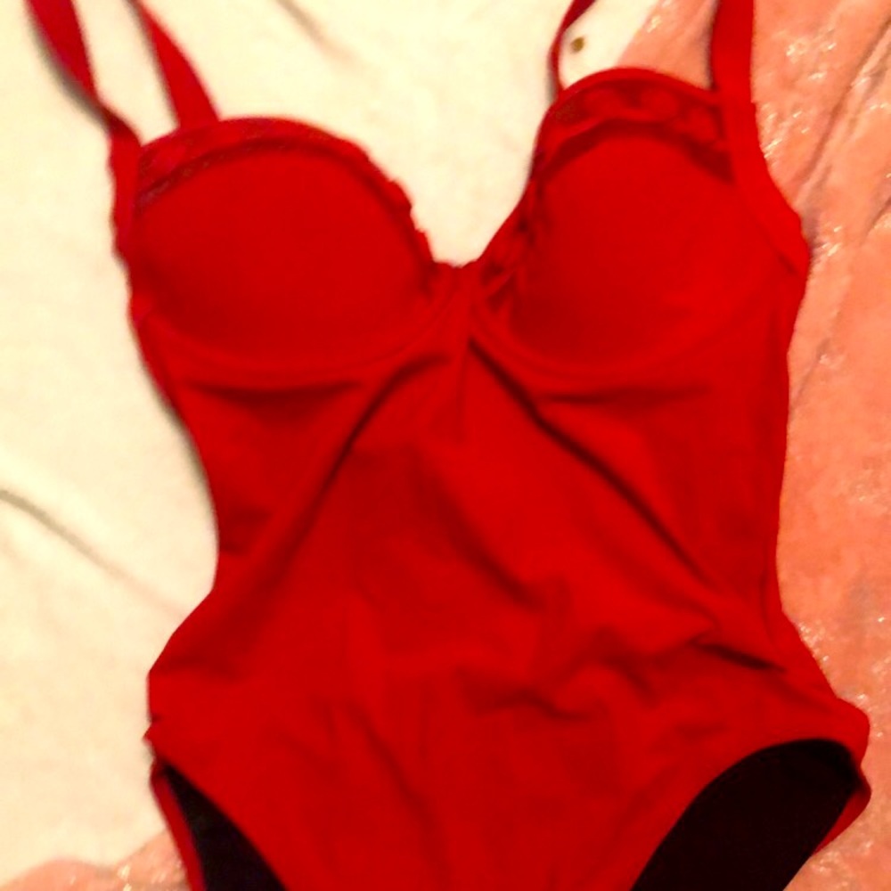 One piece bathing suit small woman’s